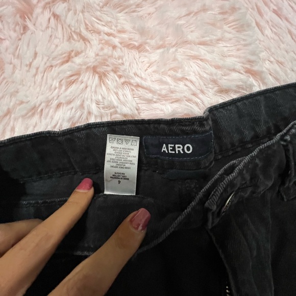 ⭐️AERO‎ Edgy Black Frayed Hem Jean Shorts - Picture 2 of 3